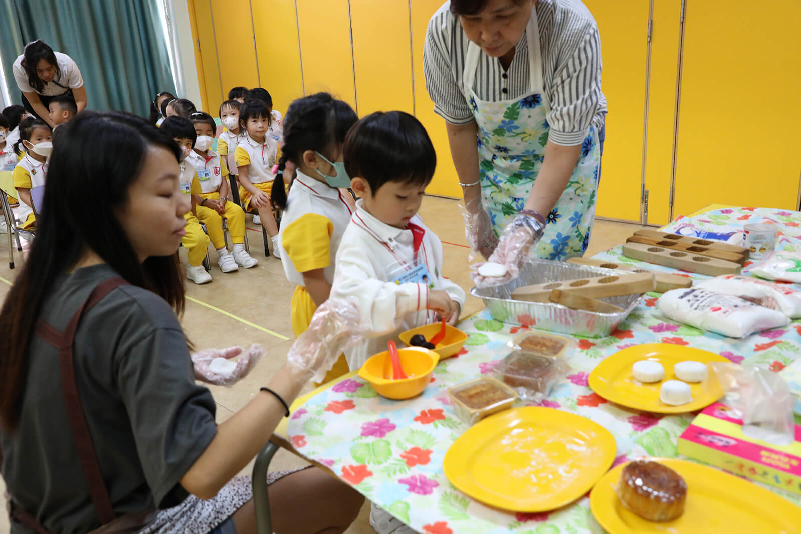 家長義工製作月餅4